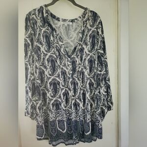 ROSE AND OLIVE Paisley Print Women's Top - Navy and White